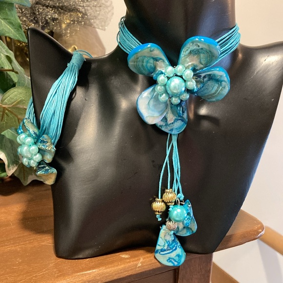 NWOT - Turquoise Choker Floral Shell Pearl Necklace & Adjustable Cord Bracelet - Picture 8 of 8